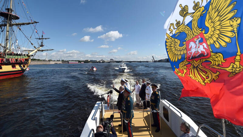 Путин посетит парад в день ВМФ в Петербурге